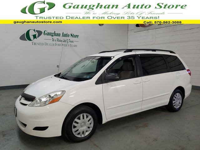 White 2009 Toyota Sienna LE 8 Passenger Minivan Front-Wheel Drive 5-Speed Automatic Overdrive