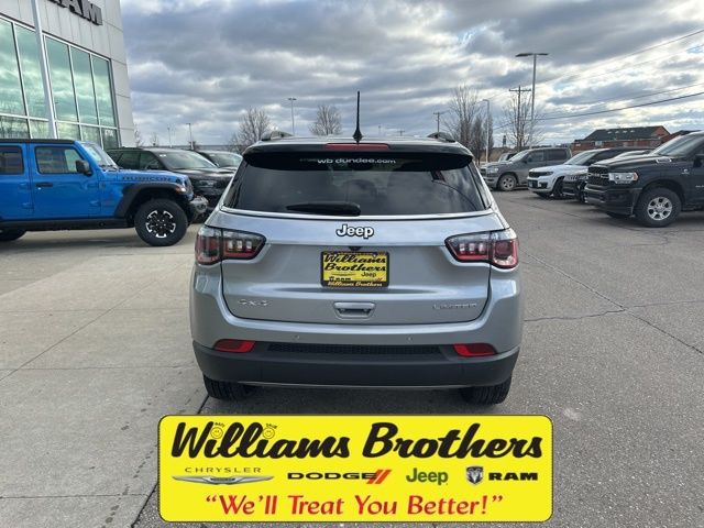 2024 Jeep Compass Limited - Silver Zynith Metallic Clearcoat exterior view 7