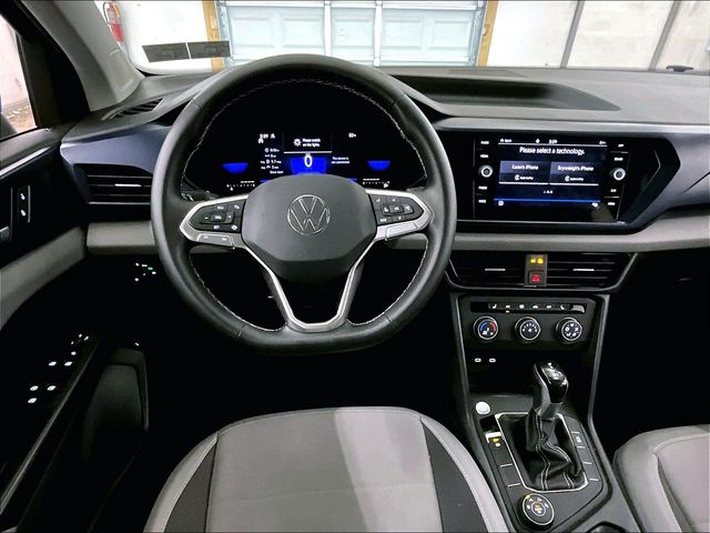 2022 Volkswagen Taos 1.5T SE  at Subaru and VW of Moon Township