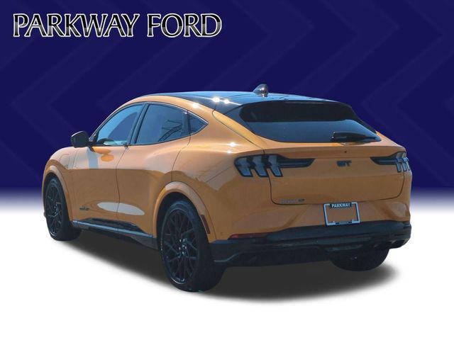 Used 2023 Orange Ford GT image 3