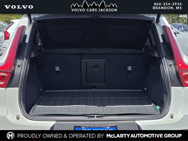 Used 2024 Volvo XC40 SUV