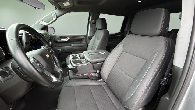 Used 2024 Gray Chevrolet LT image 17