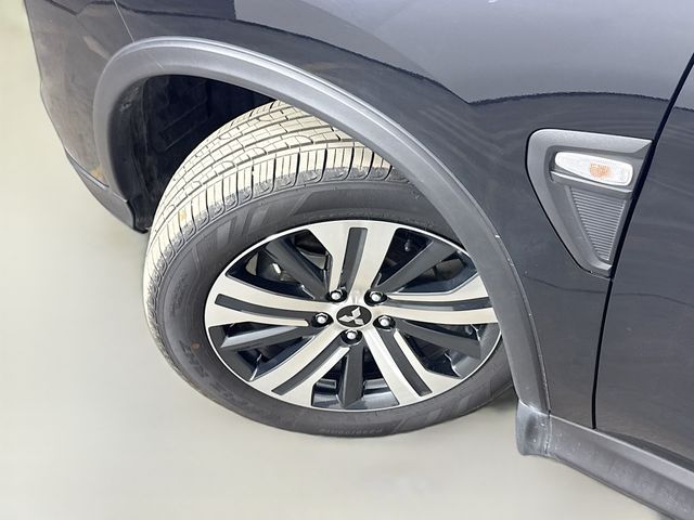 MitsubishiOutlander Sport35