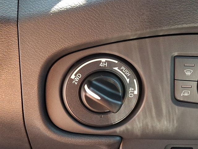 Used 2024 Nissan Frontier Truck