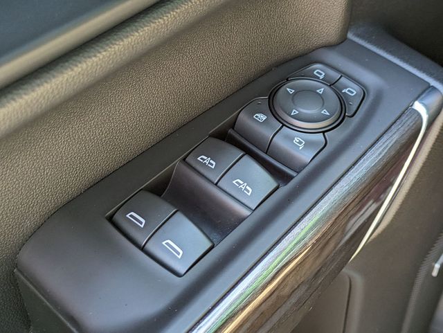 2019 Chevrolet Silverado 1500 LTZ photo