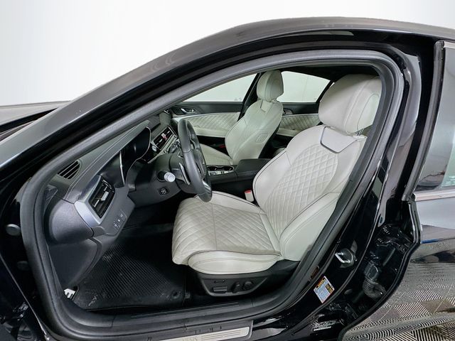 Thumbnail: 2025 Genesis G70 - 21