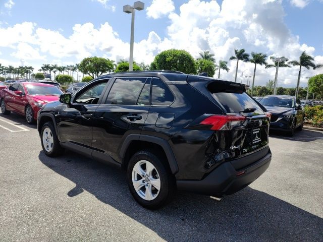 2021 Toyota RAV4 XLE 12