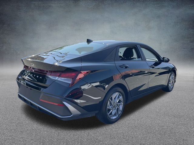 2024 Hyundai Elantra SEL 8