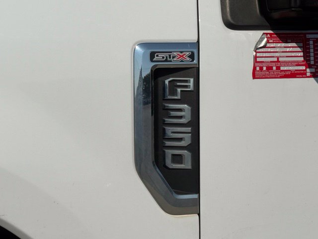 Used 2019 White Ford XL image 5