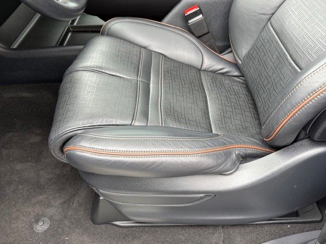 Certified Used 2024 White Lincoln Black Label image 40