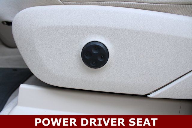 Used 2023  Mercedes-Benz 580 image 3