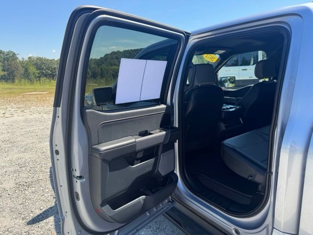 Used 2022 Blue Ford Lariat image 18
