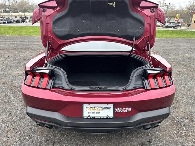 2025 Ford Mustang - Image 27
