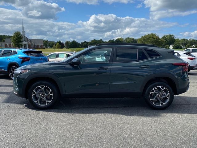 2025 Chevrolet Trax LT 2