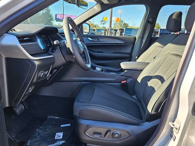 2025 Jeep Grand Cherokee L Laredo X 4x4