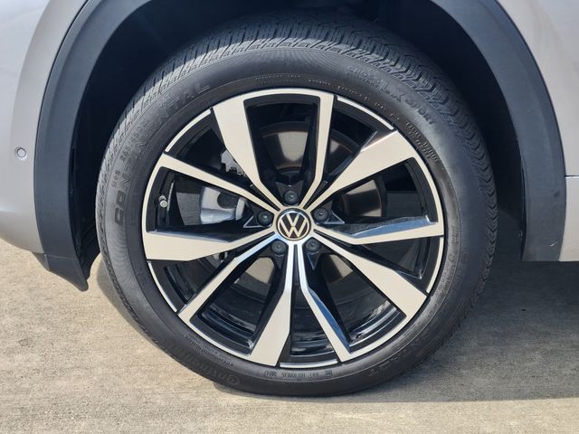 2024 Volkswagen Atlas 2.0T SEL Premium R-Line  at Gullo Toyota
