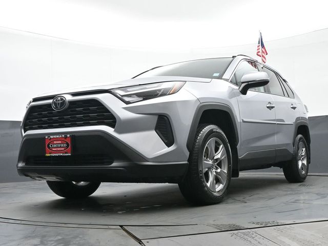 2024 Toyota RAV4 XLE 31