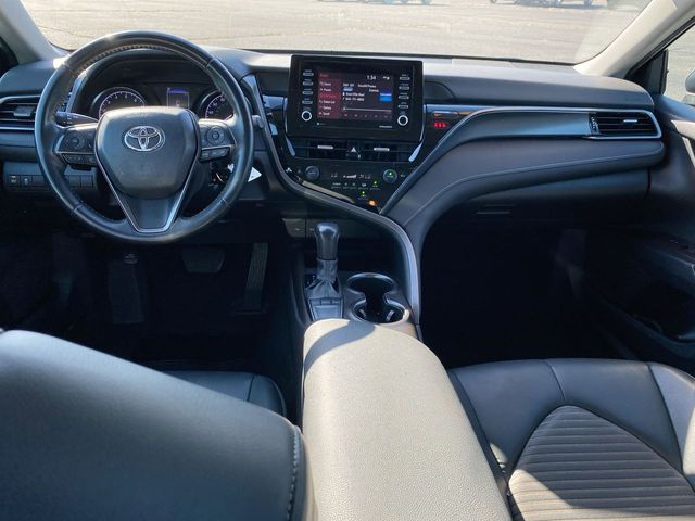 2022 Toyota Camry SE 18