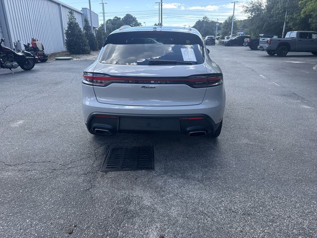 Used 2025  Porsche Base image 6
