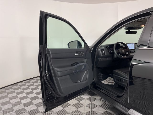 2025 Super Black Nissan Pathfinder SL FWD SUV