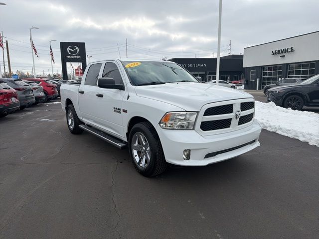2018 RAM 1500 Express Crew Cab RWD