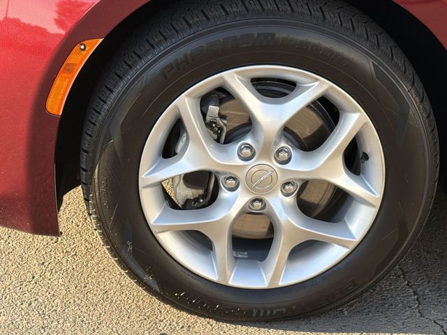 Used 2018 Red Chrysler Touring Plus image 16
