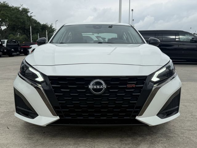 2023 Nissan Altima 2.5 SR White at Central Houston Nissan