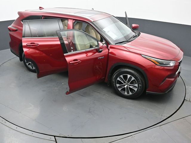 2021 Toyota Highlander Hybrid XLE 45