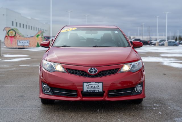 2014 Toyota Camry SE 2