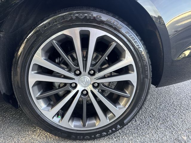 Used 2018 Black Buick Essence image 33