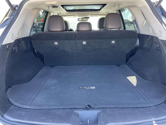 Used 2020 White Nissan Platinum image 8