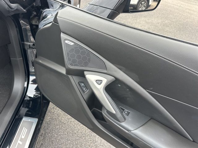 Used 2016 Black Chevrolet Stingray Z51 image 12