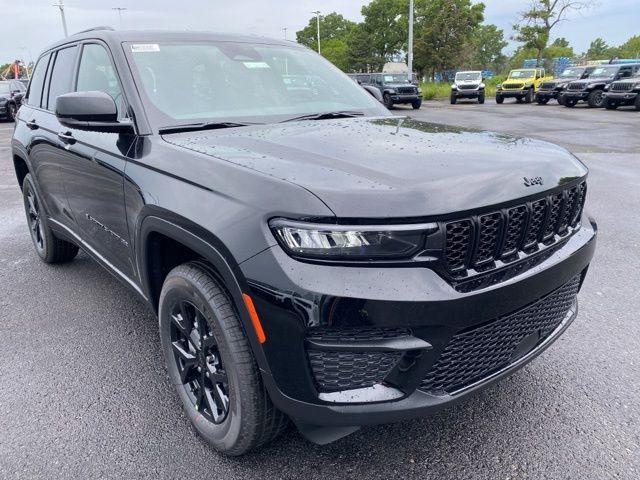 2024 Jeep Grand Cherokee Altitude 3