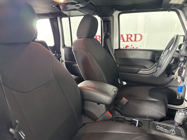 2016 Bright White Clearcoat Jeep Wrangler Unlimited Sport 4X4 SUV