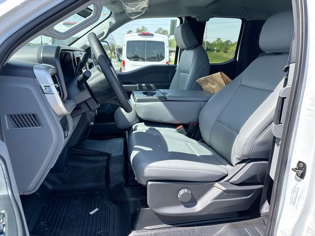 New 2026 Oxford White Ford F-450® XL image 13