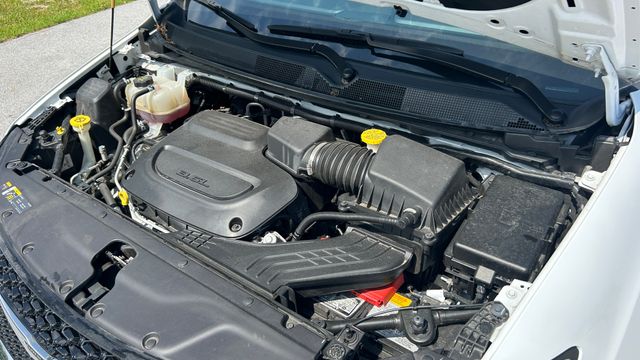 Used 2024 Chrysler Pacifica Van