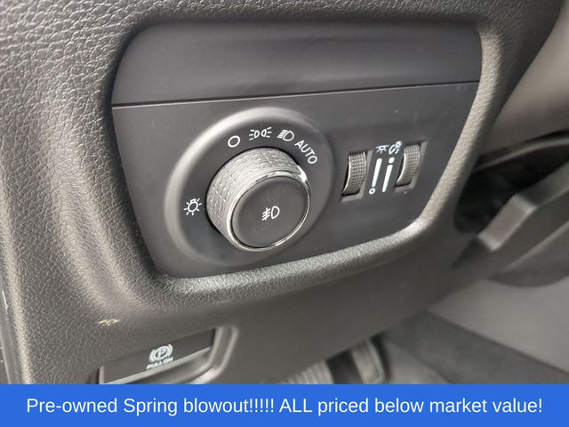 Used 2024 Diamond Black Jeep Limited image 26