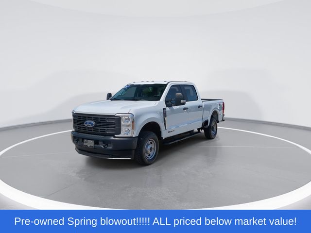 Used 2024 White Ford XL image 4