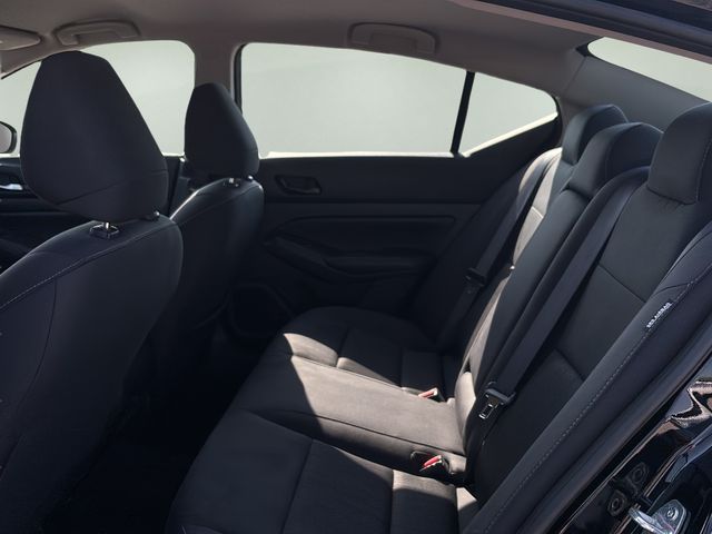 2025 Nissan Altima SV - Photo 17