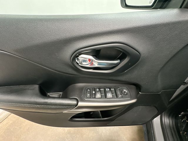 2021 Jeep Cherokee Latitude Lux Gray at Klick Lewis Buick Chevrolet