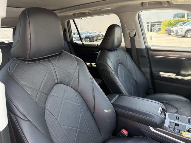 Used 2024 Toyota Highlander SUV