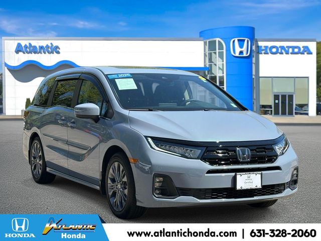 2025 Honda Odyssey Touring's photo