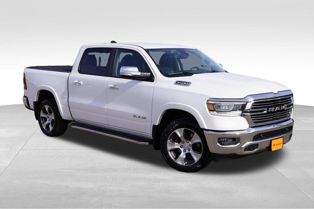 Ivory White Tri-Coat Pearlcoat 2019 RAM 1500 Laramie Crew Cab 4WD Pickup Truck Four-Wheel Drive 8-Speed Automatic