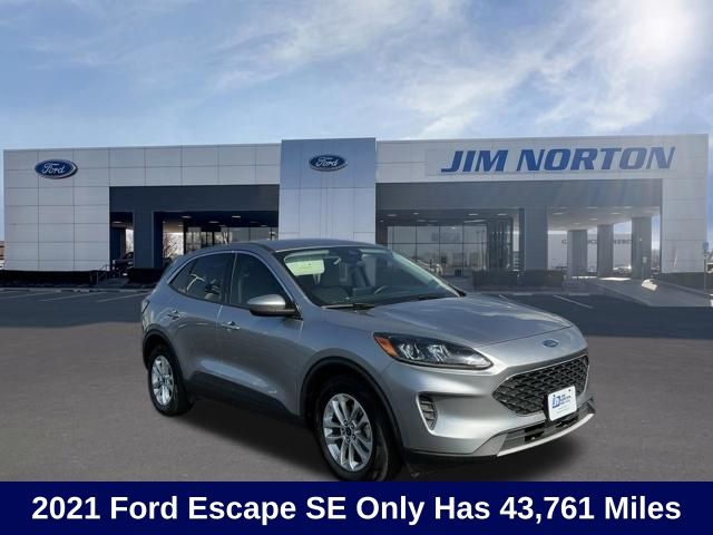 Iconic Silver Metallic 2021 Ford Escape SUV / Crossover Front-Wheel Drive 8-Speed Automatic