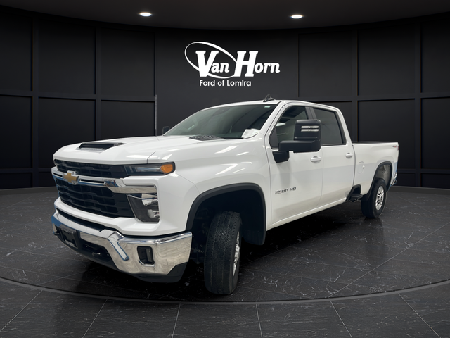 Used 2025 Summit White Chevrolet LT image 3