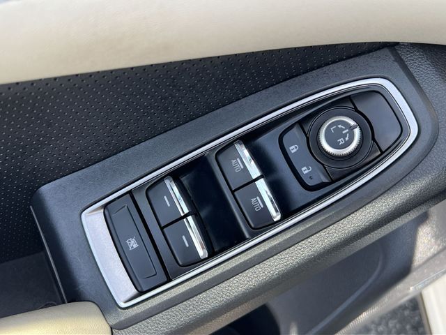 Used 2022 White Subaru Limited image 35