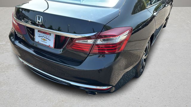 Used 2016  Honda LX image 36