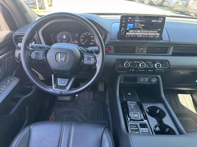 used 2025 Honda Pilot car, priced at $43,135