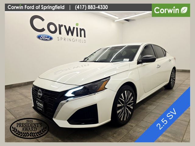 Pearl White Tricoat 2024 Nissan Altima Sedan Front-Wheel Drive Continuously Variable Transmission