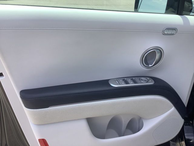 Used 2026 Abyss Black Hyundai Calligraphy image 17
